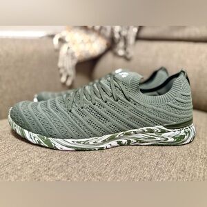 NWT APL Techloom wave fatigue white marble 12 men’s